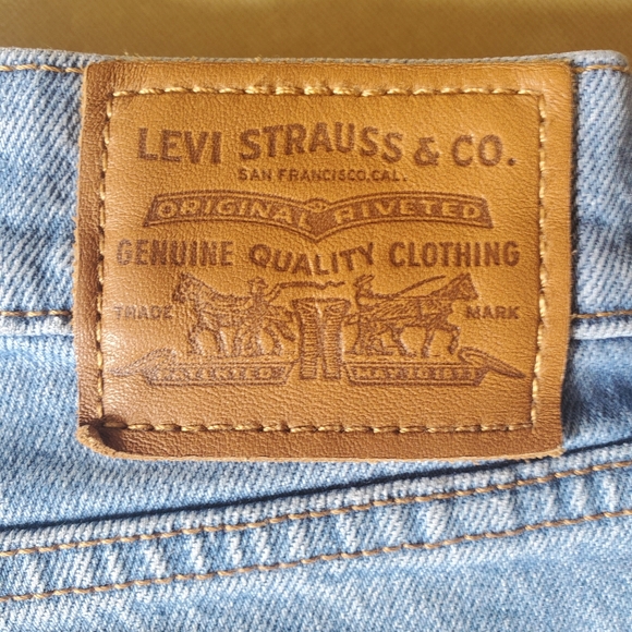 Levi's Wedgie Straight Jeans - Picture 3 of 4